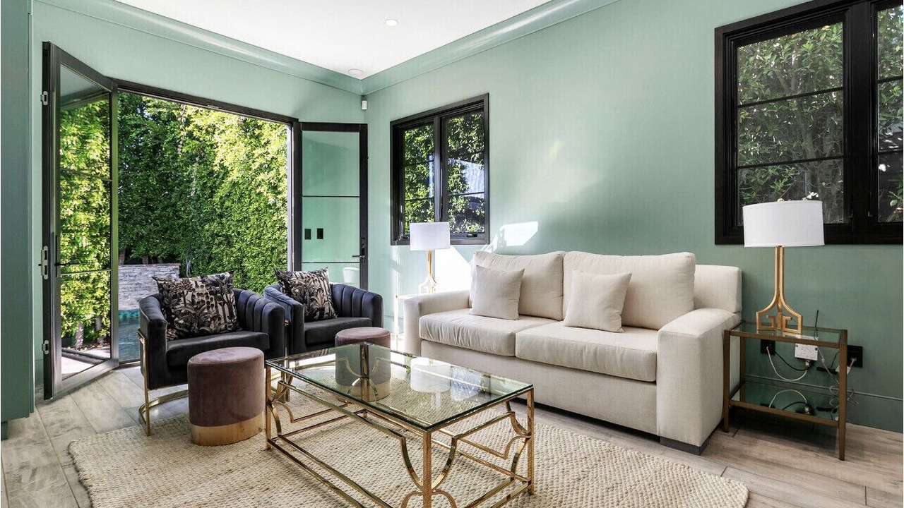 Photo of Livingroom in Melrose