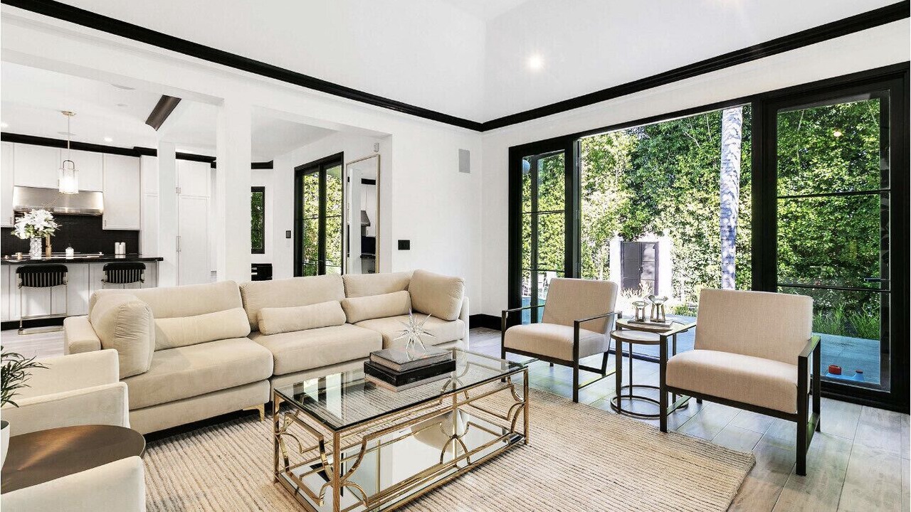 Photo of Livingroom in Melrose