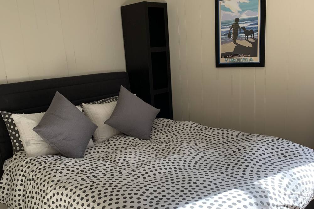 Photo of Bedroom in Issue