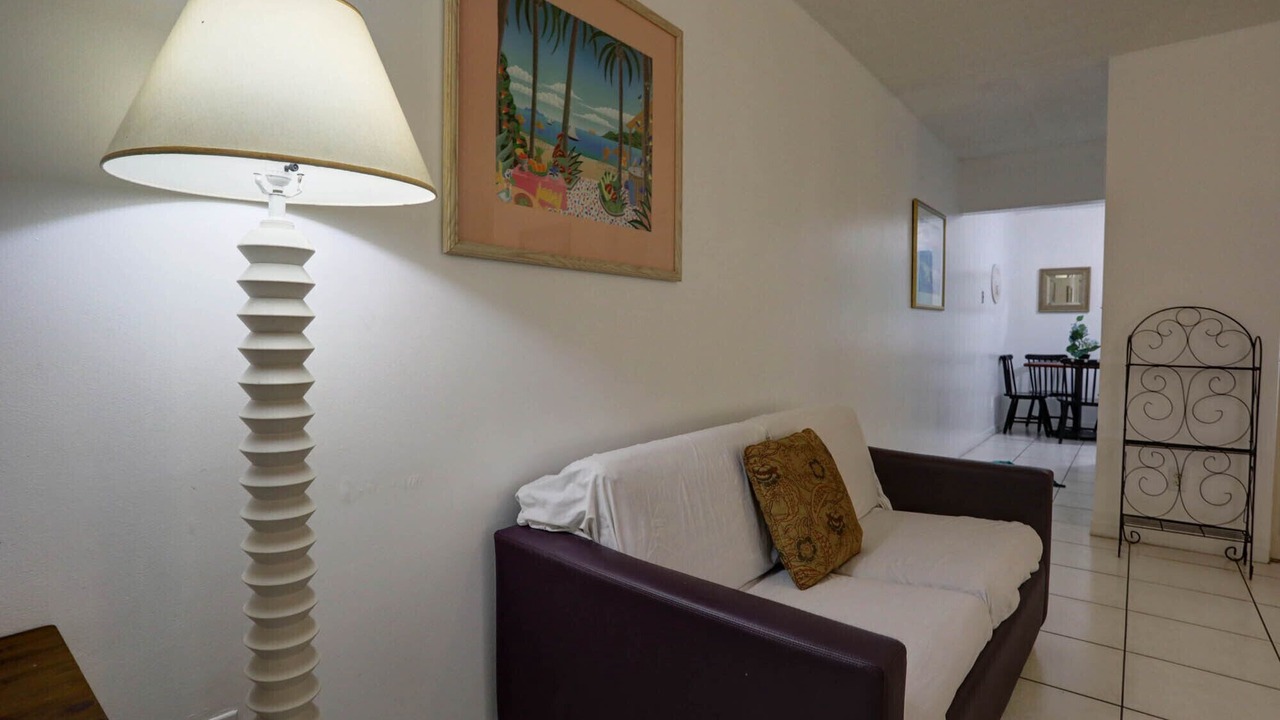 Photo of Bedroom in Hollywood Lakes