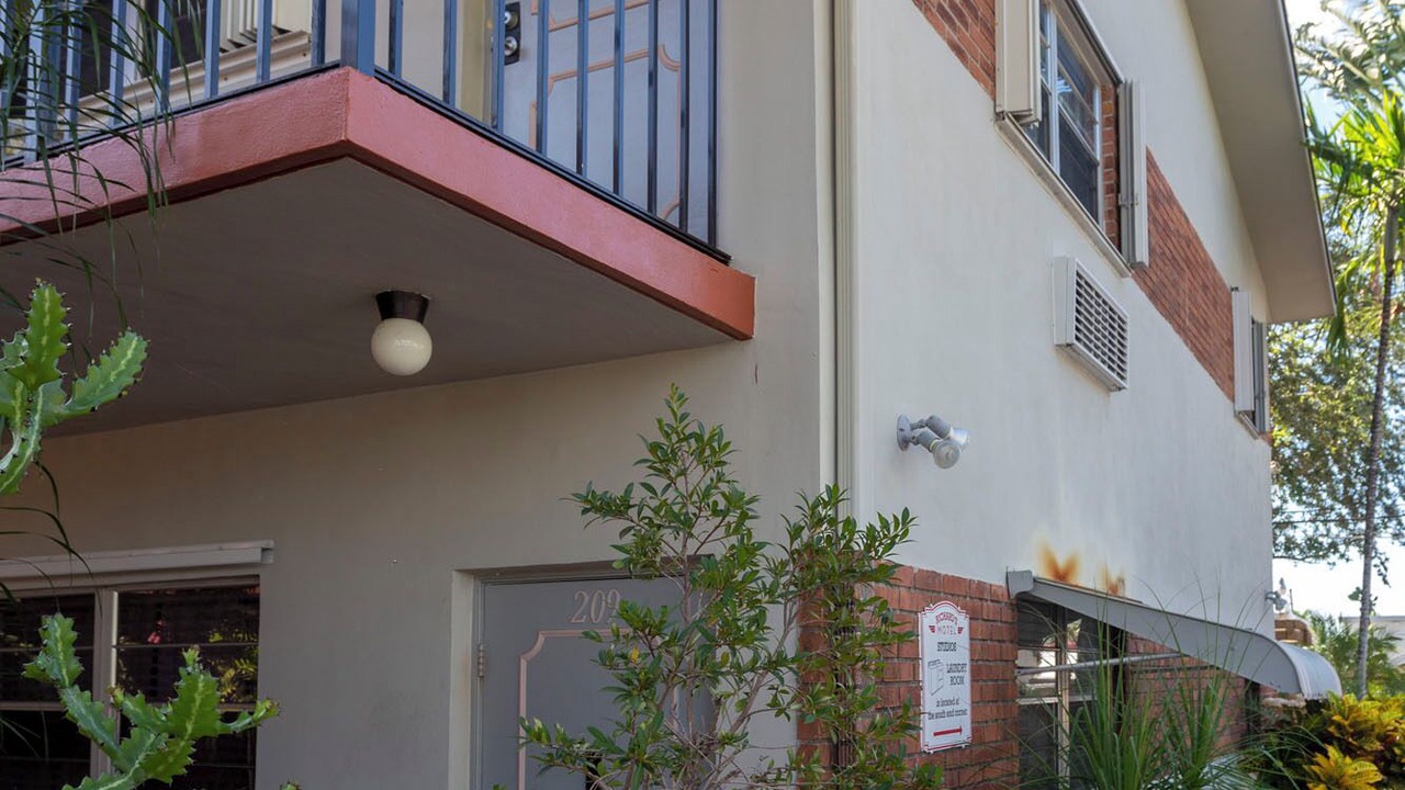 Photo of Outdoor in Hollywood Lakes