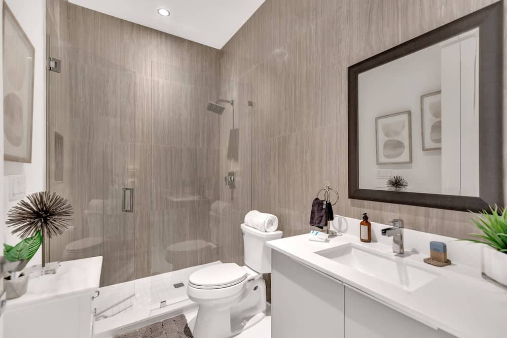 Photo of Bathroom in Colee Hammock