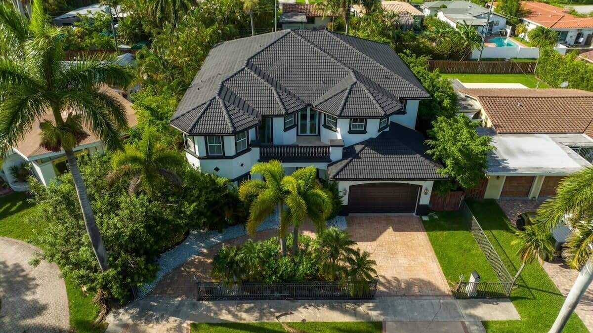 Photo of Outdoor in Hollywood Lakes
