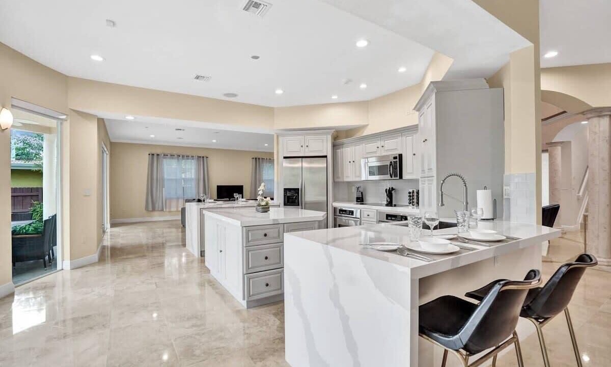 Photo of Kitchen in Hollywood Lakes