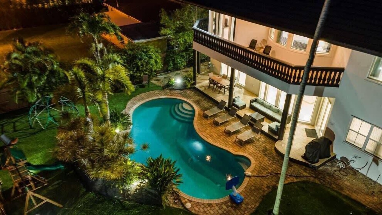 Photo of Outdoor in Hollywood Lakes