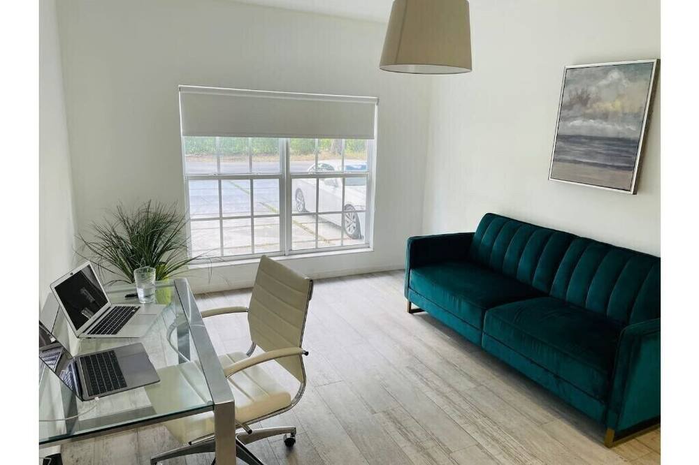 Photo of Livingroom in Golden Glades
