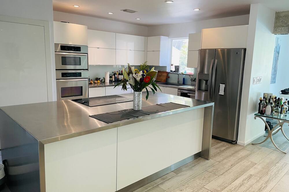 Photo of Kitchen in Golden Glades