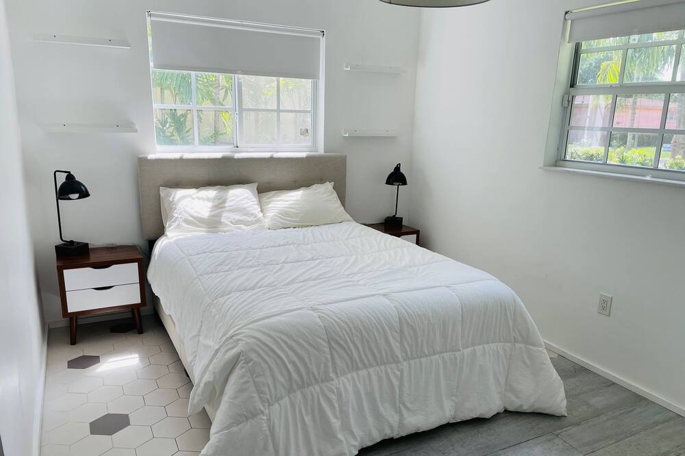 Photo of Bedroom in Golden Glades