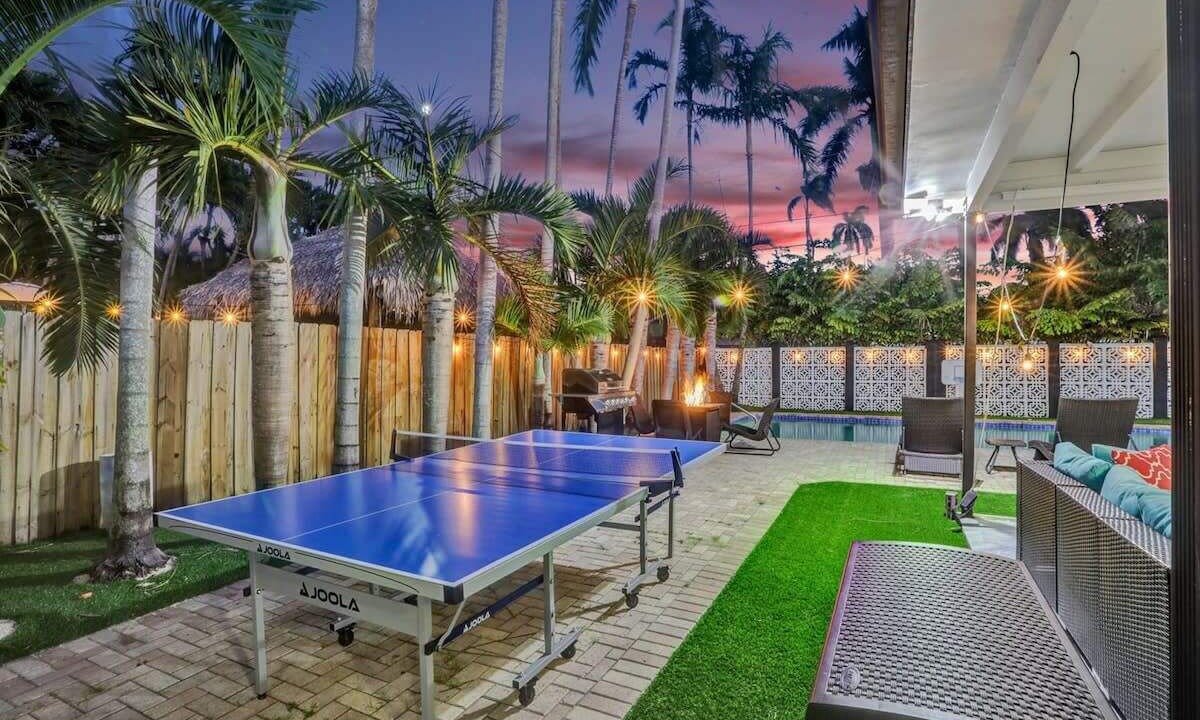 Photo of Outdoor in Hollywood Lakes