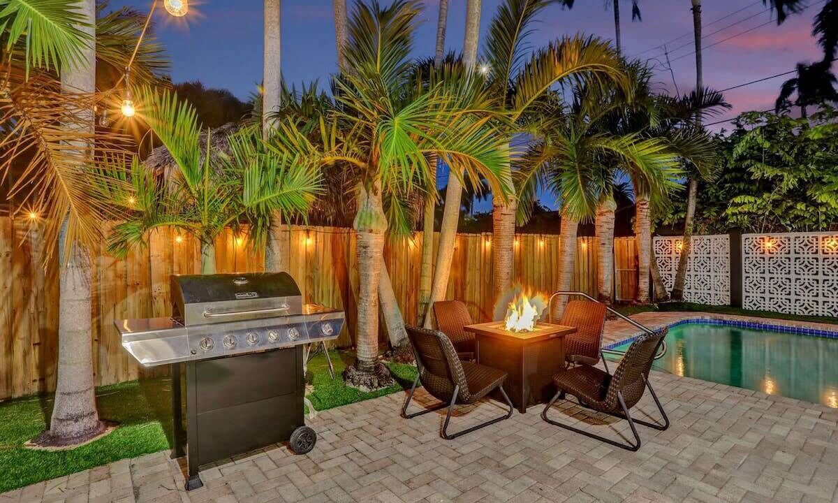 Photo of Outdoor in Hollywood Lakes