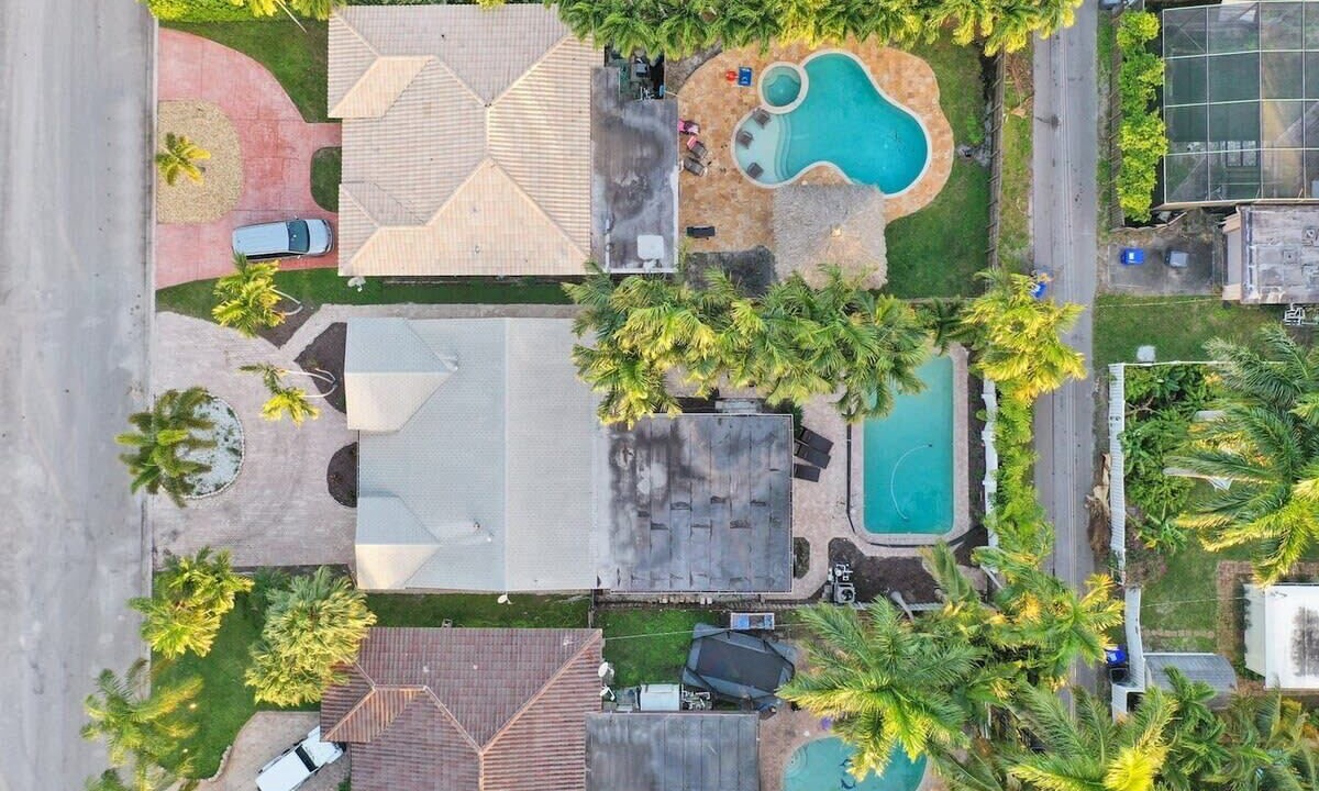 Photo of Outdoor in Hollywood Lakes