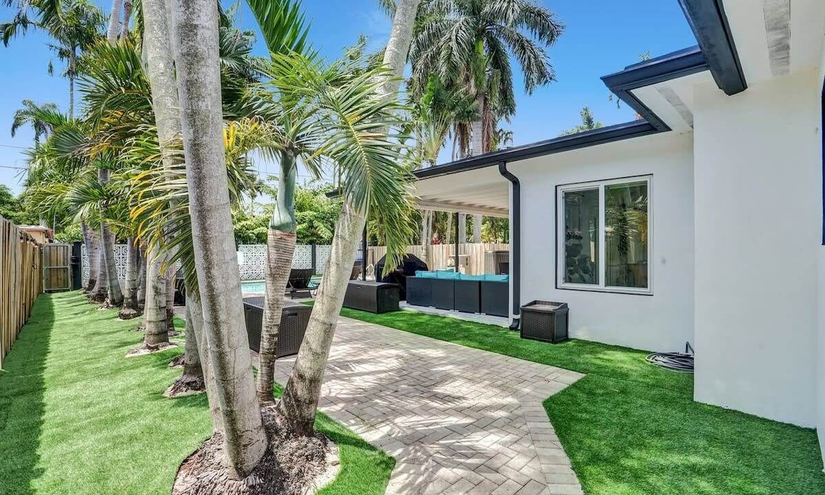Photo of Patio Balcony in Hollywood Lakes