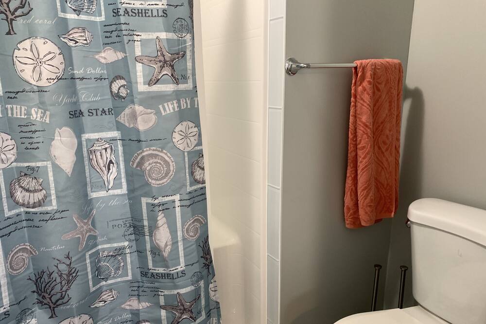 Photo of Bathroom in Cobb Island