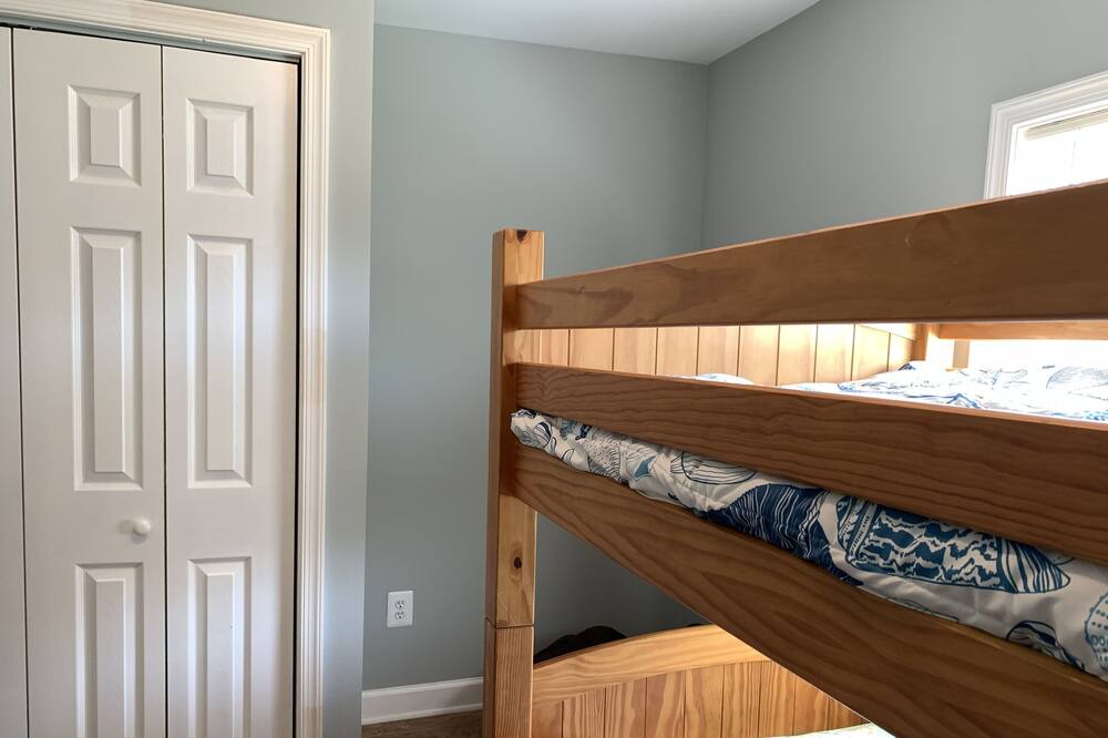 Photo of Bedroom in Cobb Island