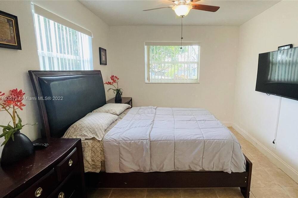Photo of Bedroom in Highland Garden