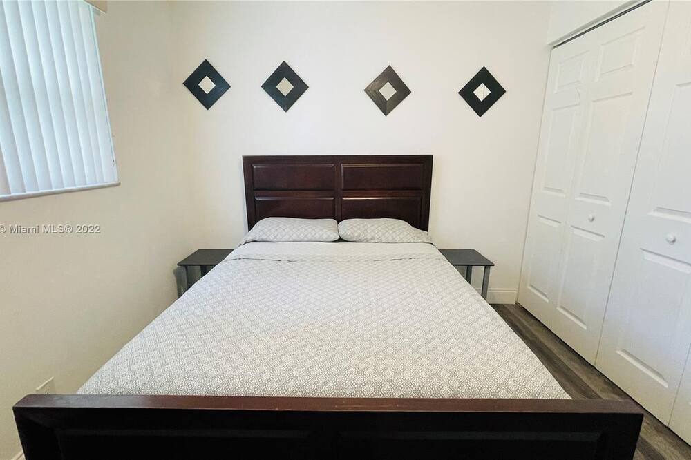 Photo of Bedroom in Highland Garden