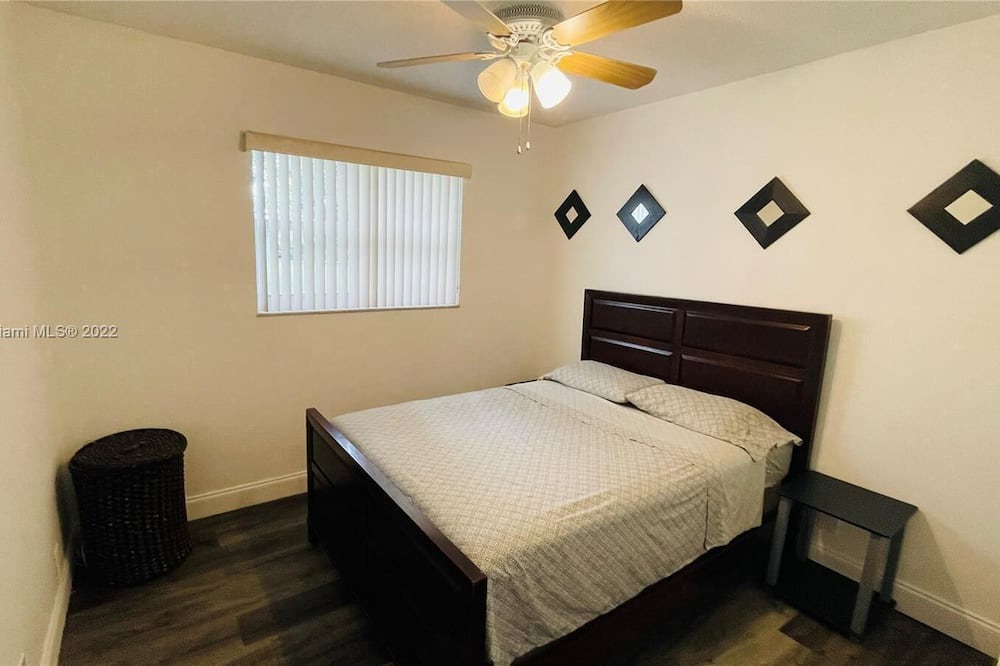 Photo of Bedroom in Highland Garden