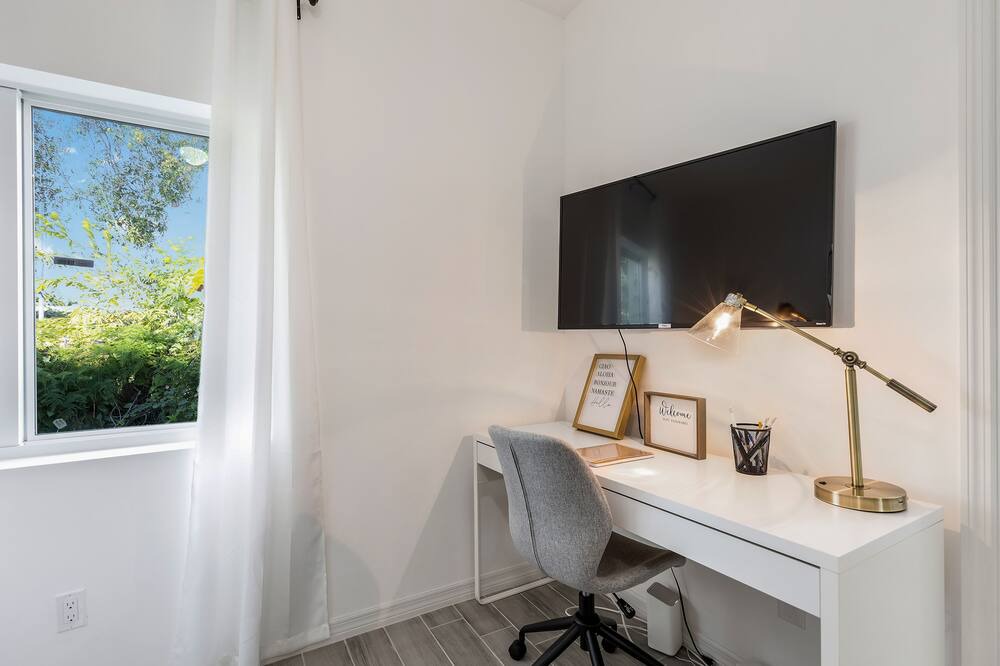 Photo of Bedroom in Middle River Terrace
