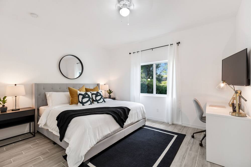 Photo of Bedroom in Middle River Terrace