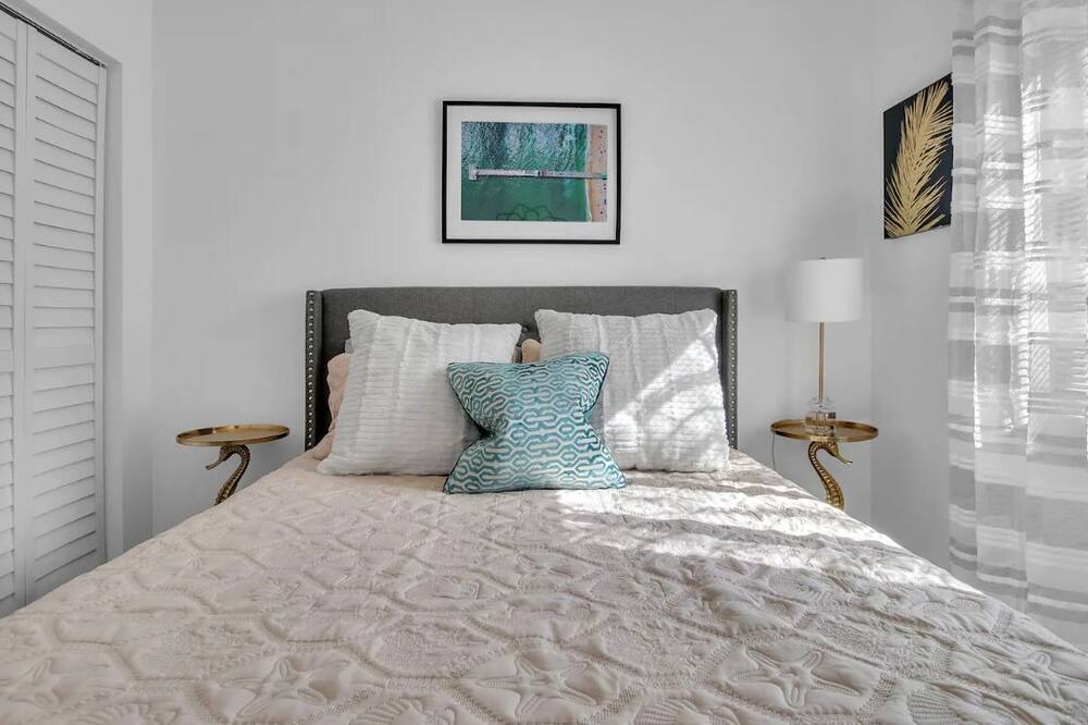 Photo of Bedroom in Middle River Terrace