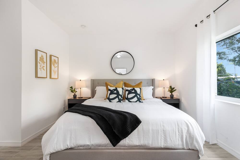 Photo of Bedroom in Middle River Terrace