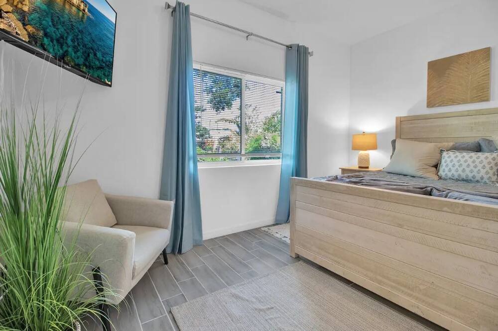 Photo of Bedroom in Middle River Terrace