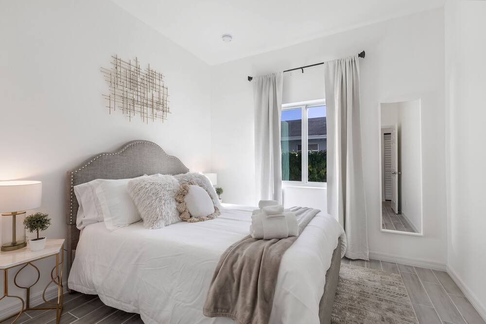 Photo of Bedroom in Middle River Terrace