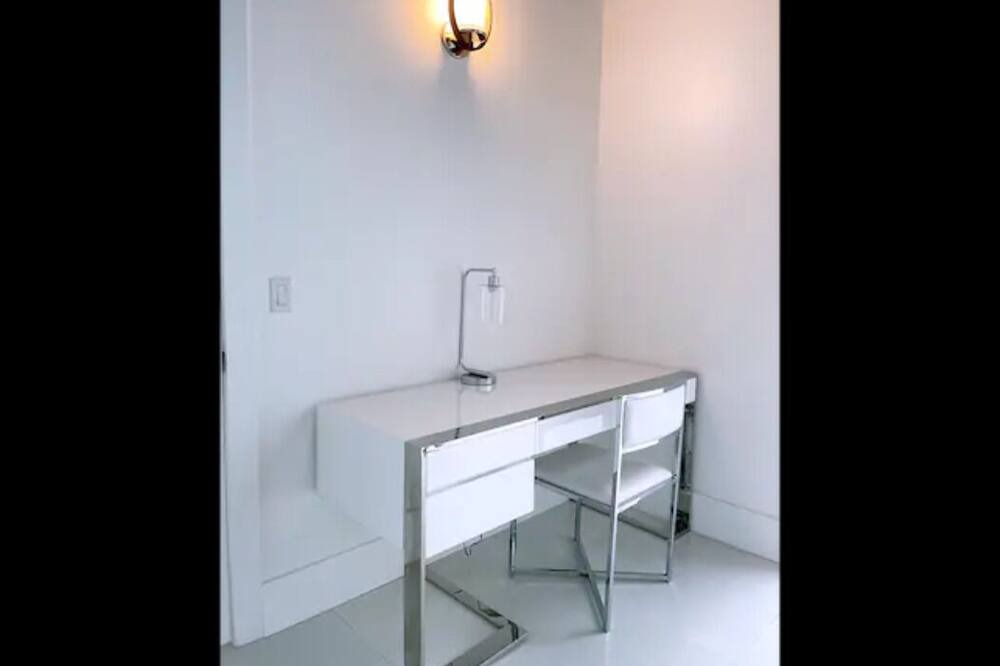 Photo of Bedroom in Golden Glades