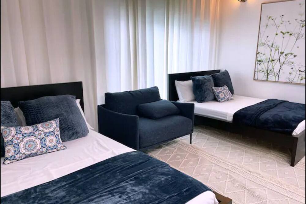 Photo of Bedroom in Golden Glades