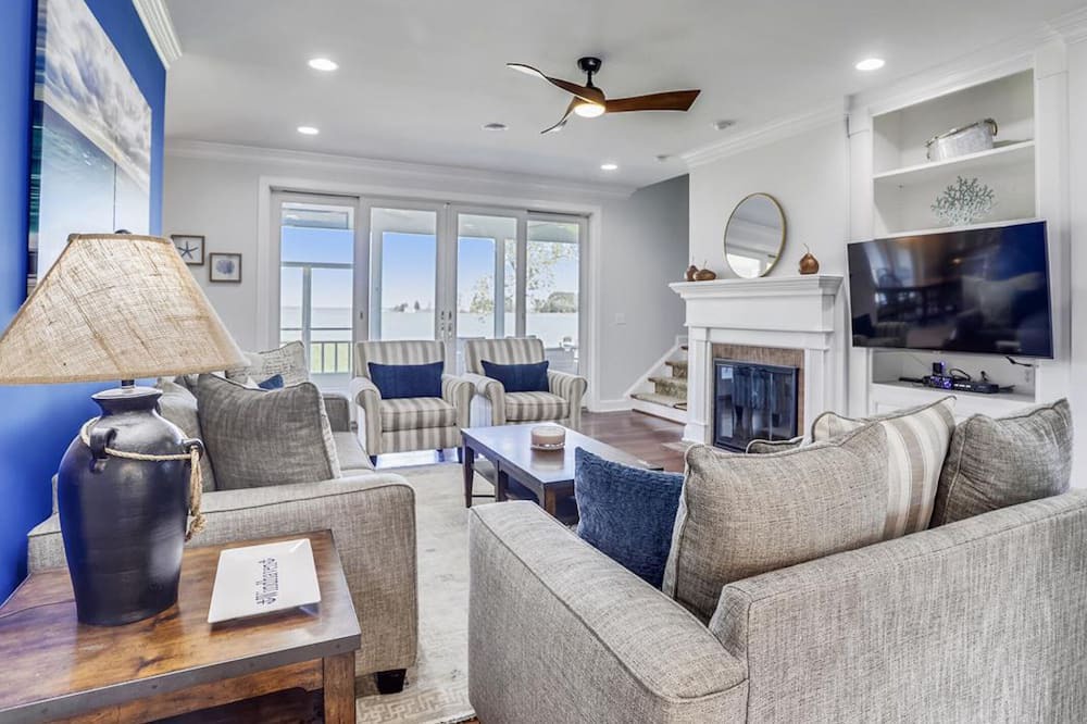 Photo of Livingroom in Cambridge
