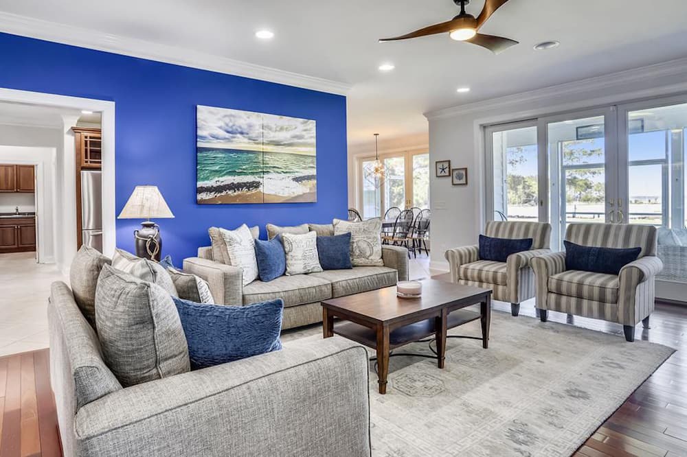 Photo of Livingroom in Cambridge