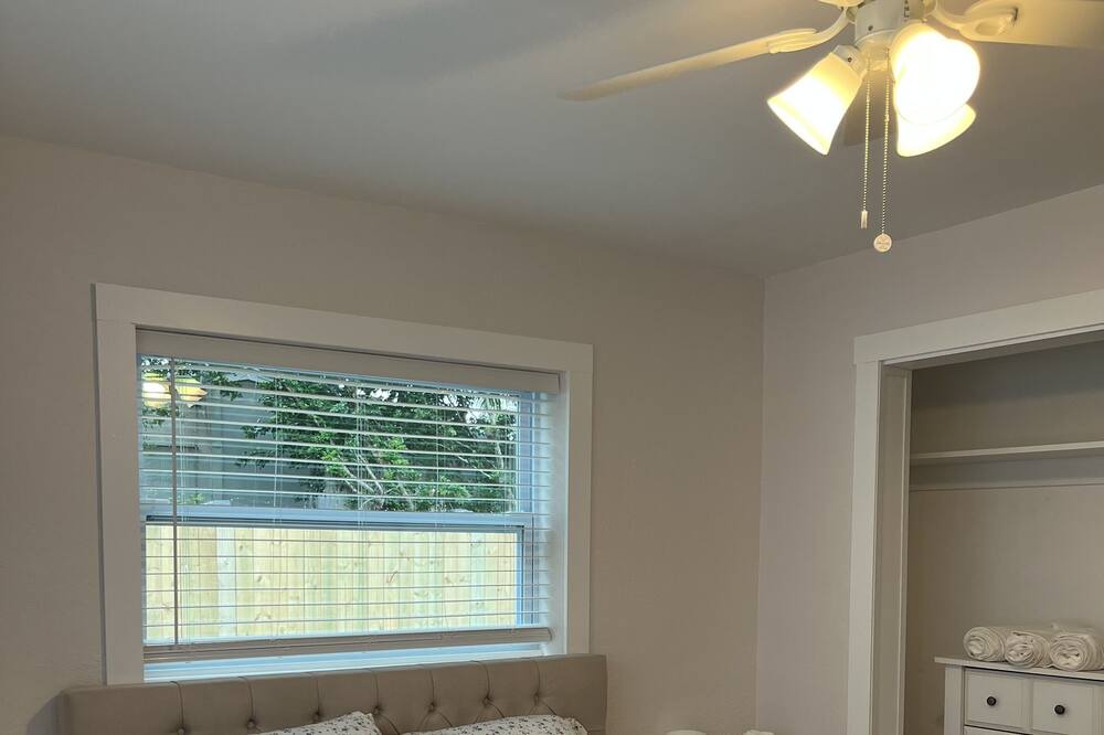 Photo of Bedroom in Driftwood