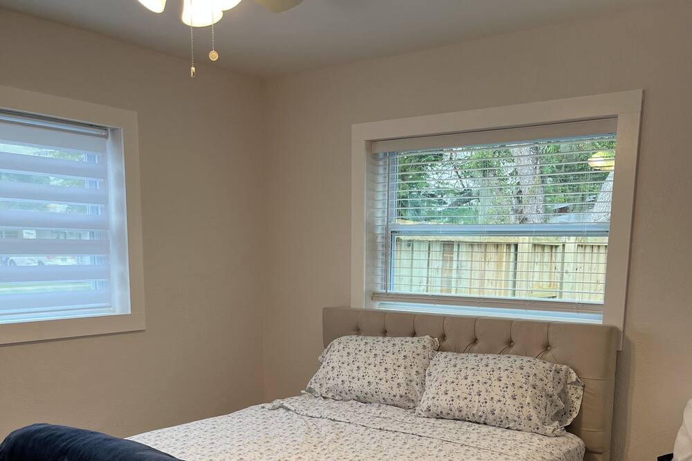 Photo of Bedroom in Driftwood