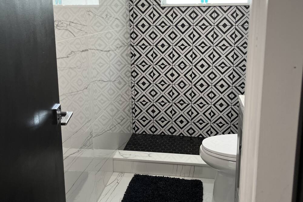 Photo of Bathroom in Driftwood