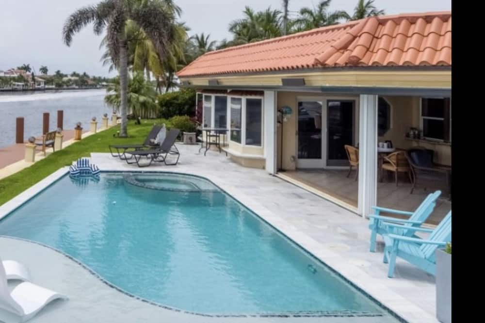 Photo of Outdoor in Pompano Isles