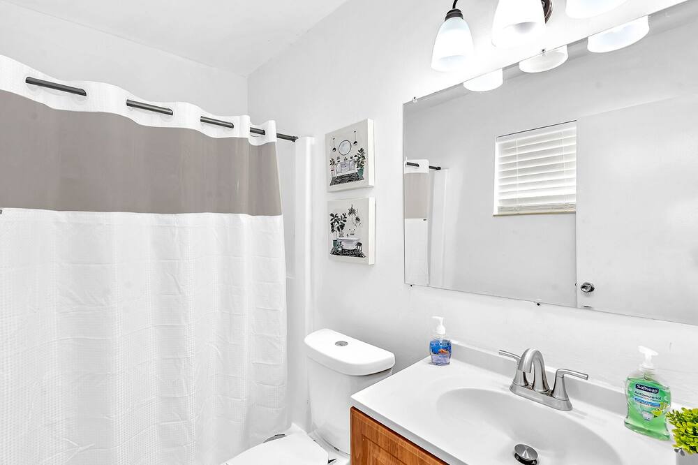Photo of Bathroom in Driftwood
