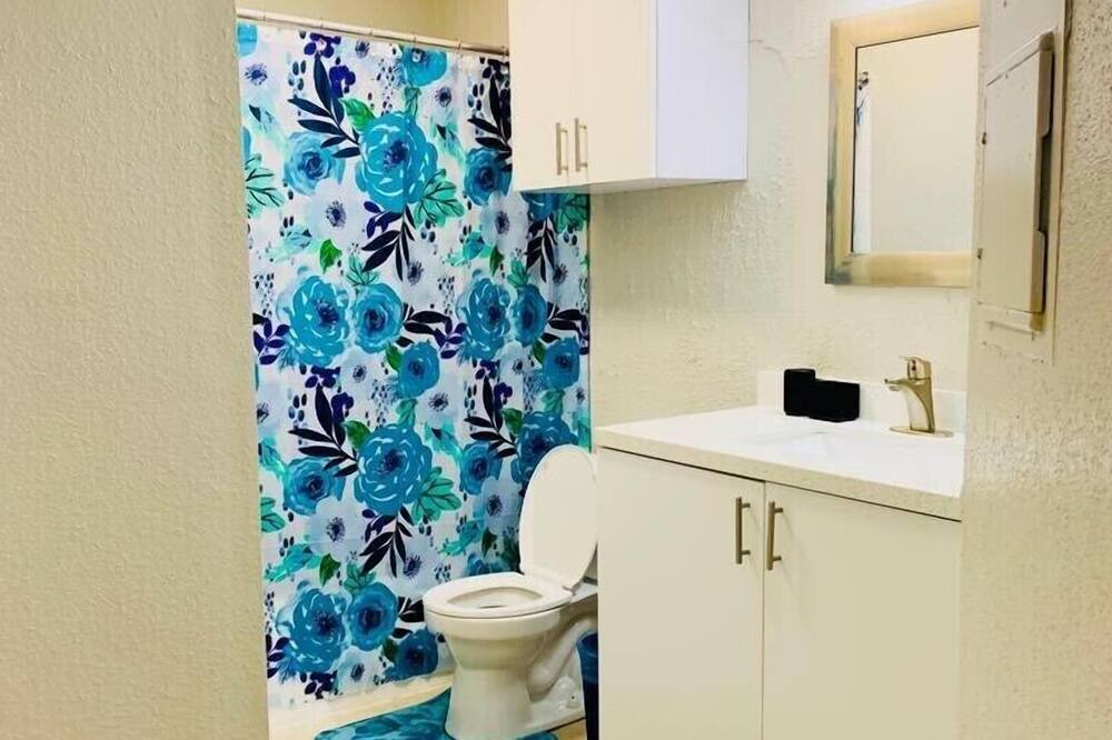 Photo of Bathroom in Tamarac