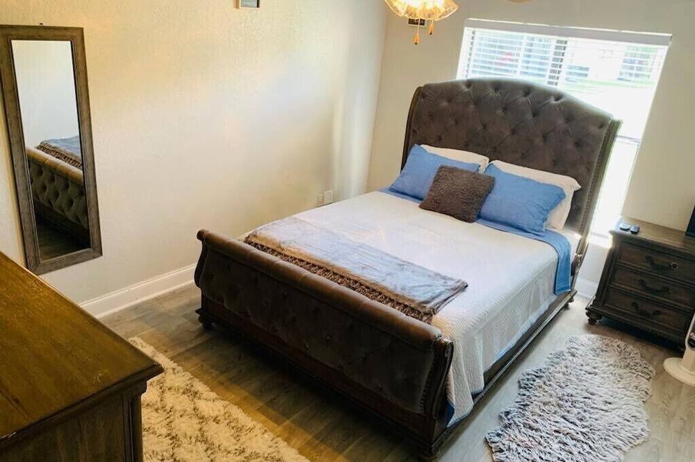 Photo of Bedroom in Tamarac