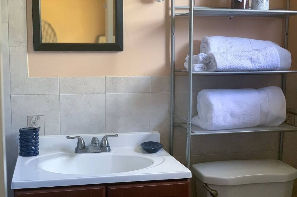 Photo of Bathroom in Ives Estates