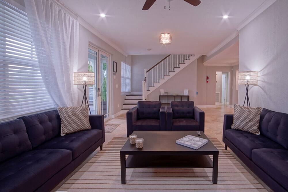 Photo of Livingroom in East Boca Raton