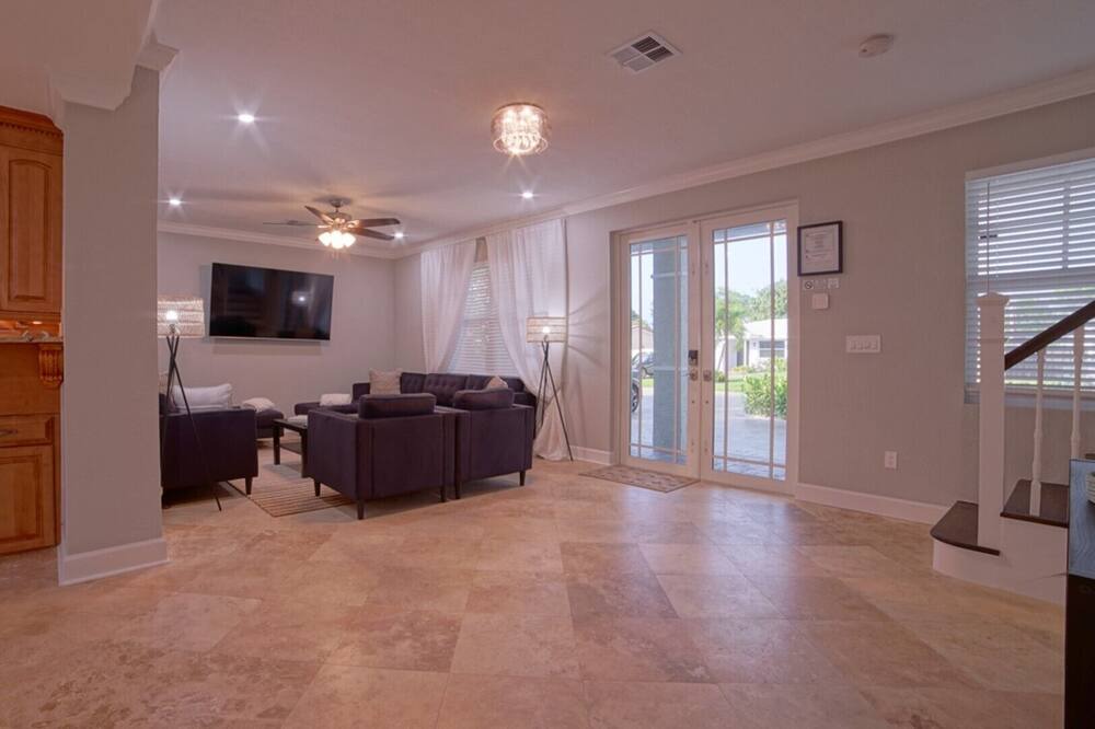 Photo of Livingroom in East Boca Raton