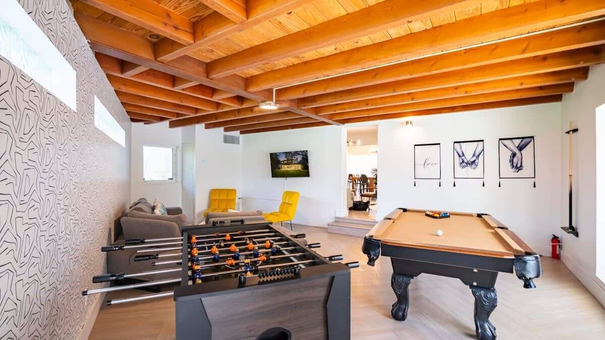 Photo of Bedroom in Hollywood Lakes