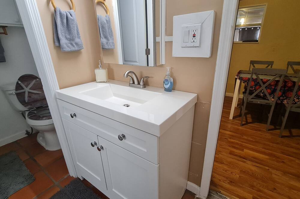 Photo of Bedroom in Royal Poinciana