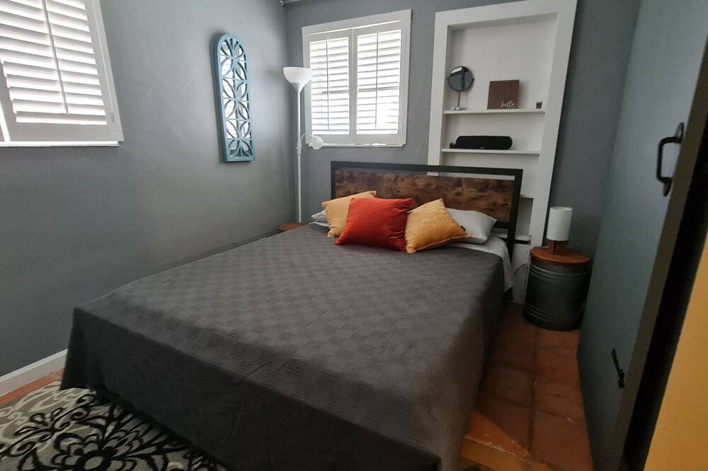 Photo of Bedroom in Royal Poinciana