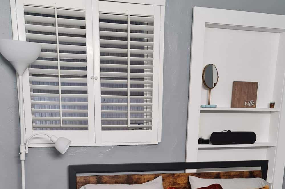 Photo of Bedroom in Royal Poinciana