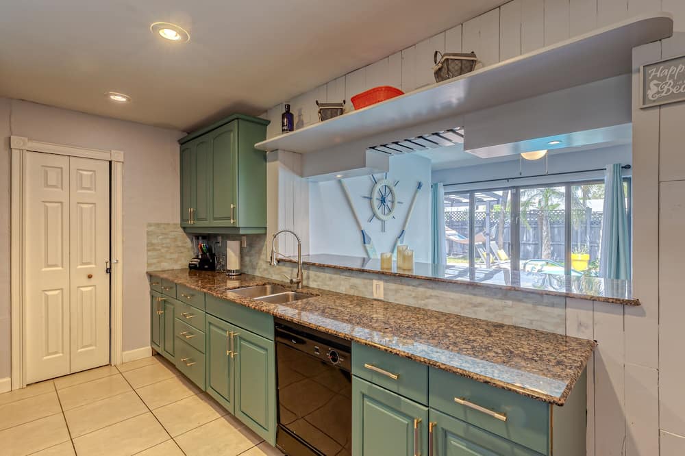 Photo of Kitchen in Central Corals