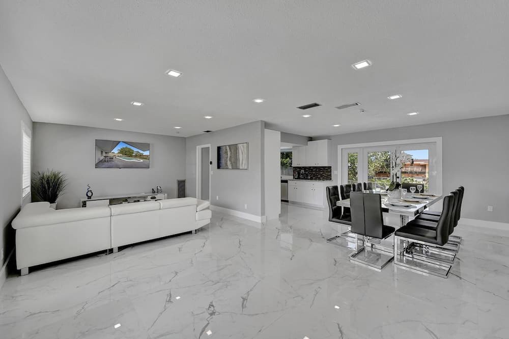 Photo of Livingroom in Boulevard Heights
