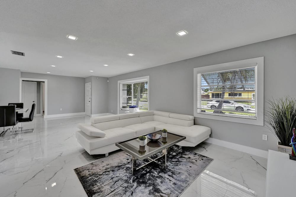 Photo of Livingroom in Boulevard Heights