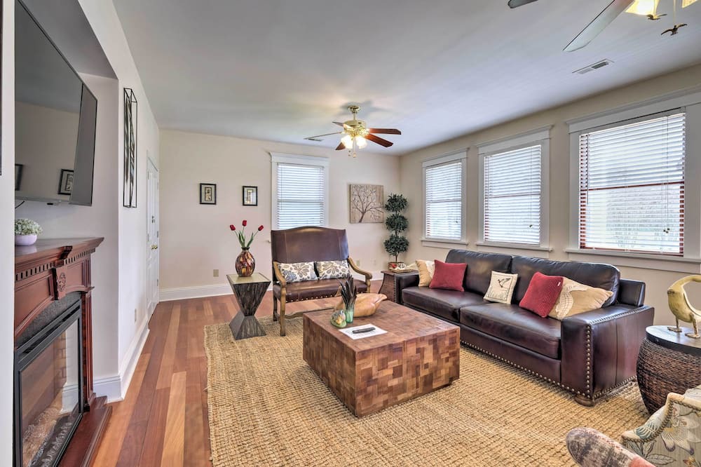 Photo of Bedroom in Deale