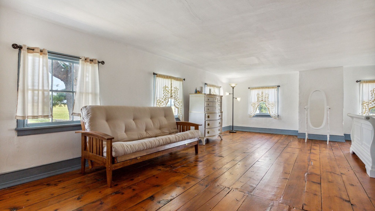 Photo of Livingroom in Quinton